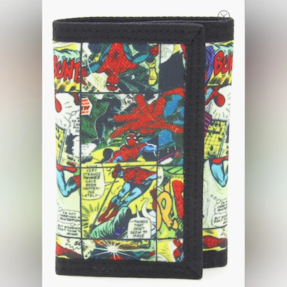 Marvel Heroes 4 Piece Accessory Set Includes Wallet Key Fob & Toiletry Kit